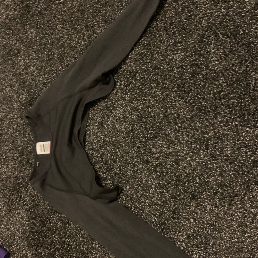 Gymshark bra sleeve cover up for when you want sleeves on your sports bra size m